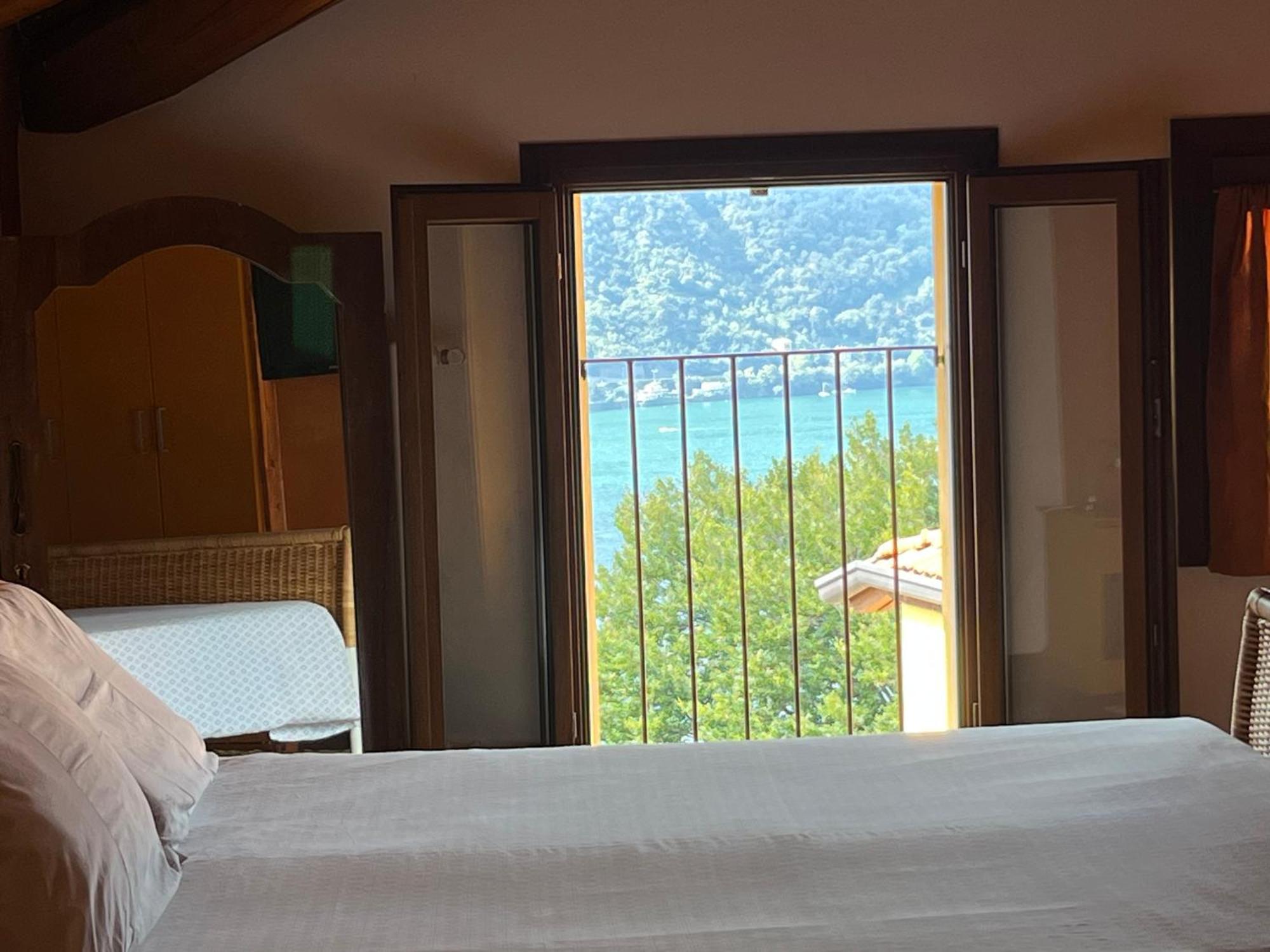 Casa Vacanza Castagna Nesso Esterno foto